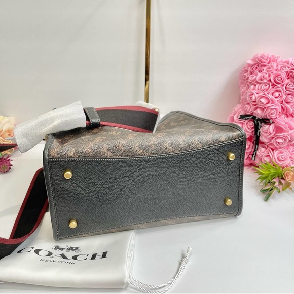 NEW COACH Field Tote With Horse And Carriage Print in Brass/Truffle Black - Picture 14 of 15